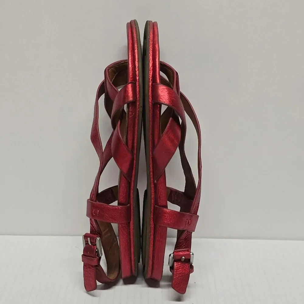 Gentle Souls by Kenneth Cole Metallic Red Leather Sandals Size 7 Only Joy